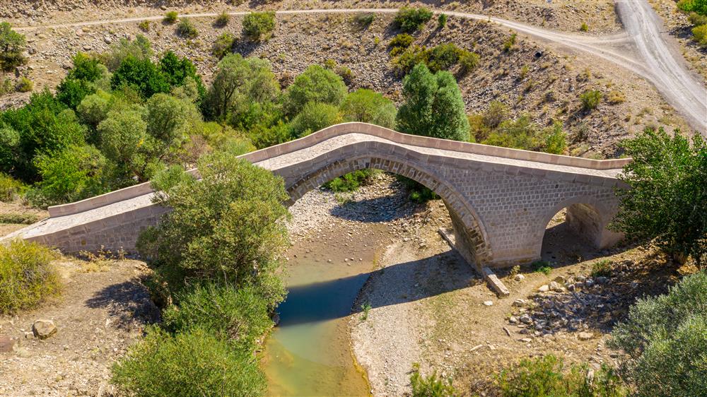 Divriği - Handere Köprüsü (2).jpg