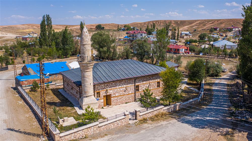 Ulaş - Acıyurt Köyü Camisi (1).jpg