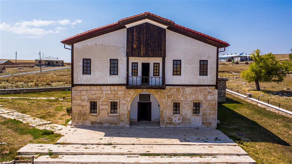 Ulaş - Mihrali Bey Konağı (1).jpg